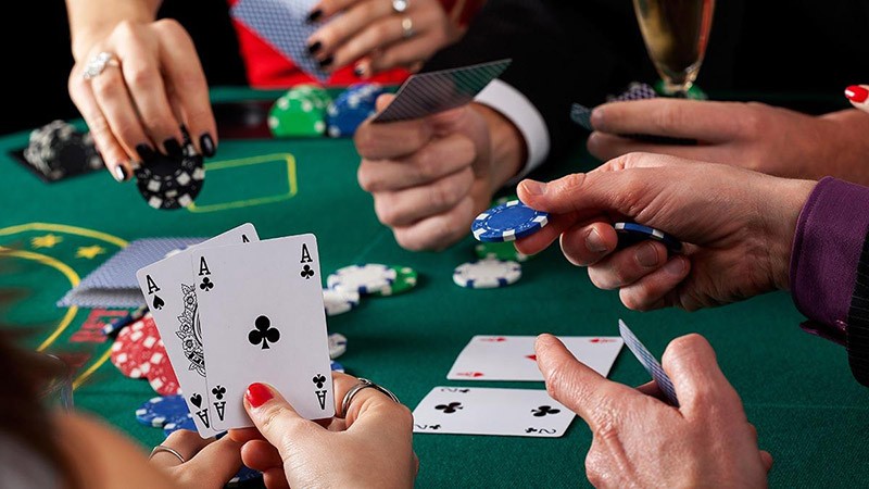 Popüler kart oyunu - poker
